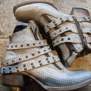 Freebird Truth in Beige Multi sz 10